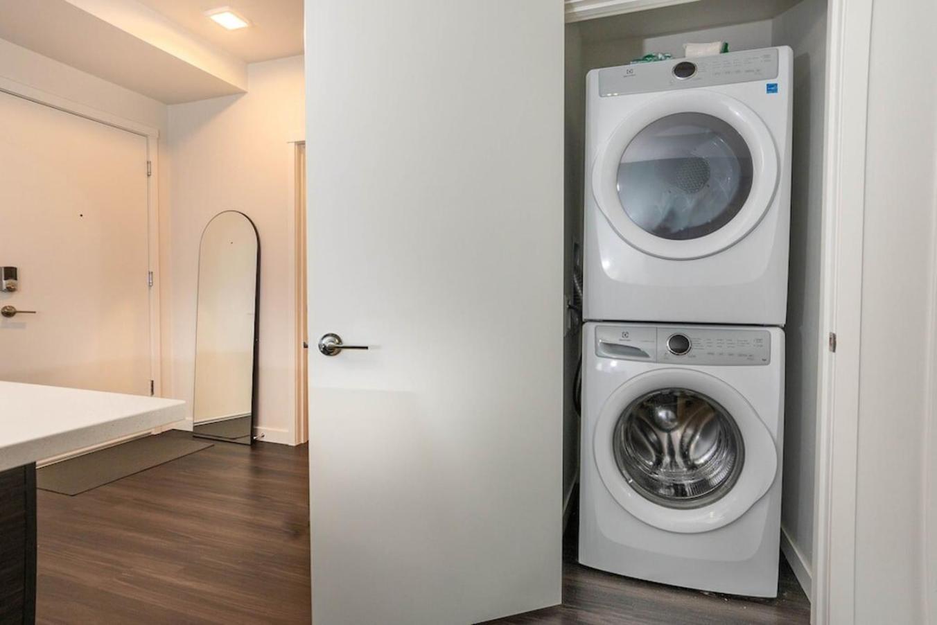Self Check-In-Washer-Dryer-4Ksmart Tv-King Bed-Gym Tacoma Buitenkant foto