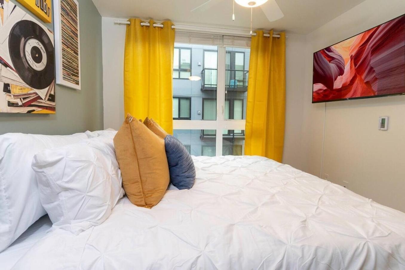 Self Check-In-Washer-Dryer-4Ksmart Tv-King Bed-Gym Tacoma Buitenkant foto