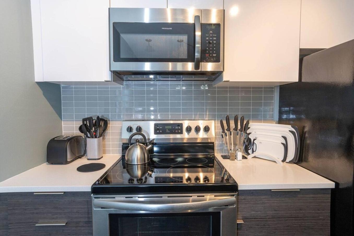 Self Check-In-Washer-Dryer-4Ksmart Tv-King Bed-Gym Tacoma Buitenkant foto