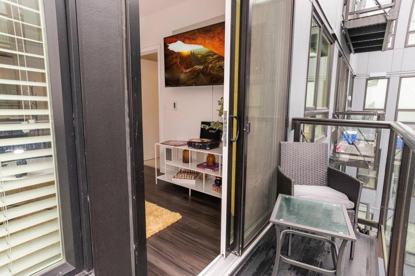 Self Check-In-Washer-Dryer-4Ksmart Tv-King Bed-Gym Tacoma Buitenkant foto